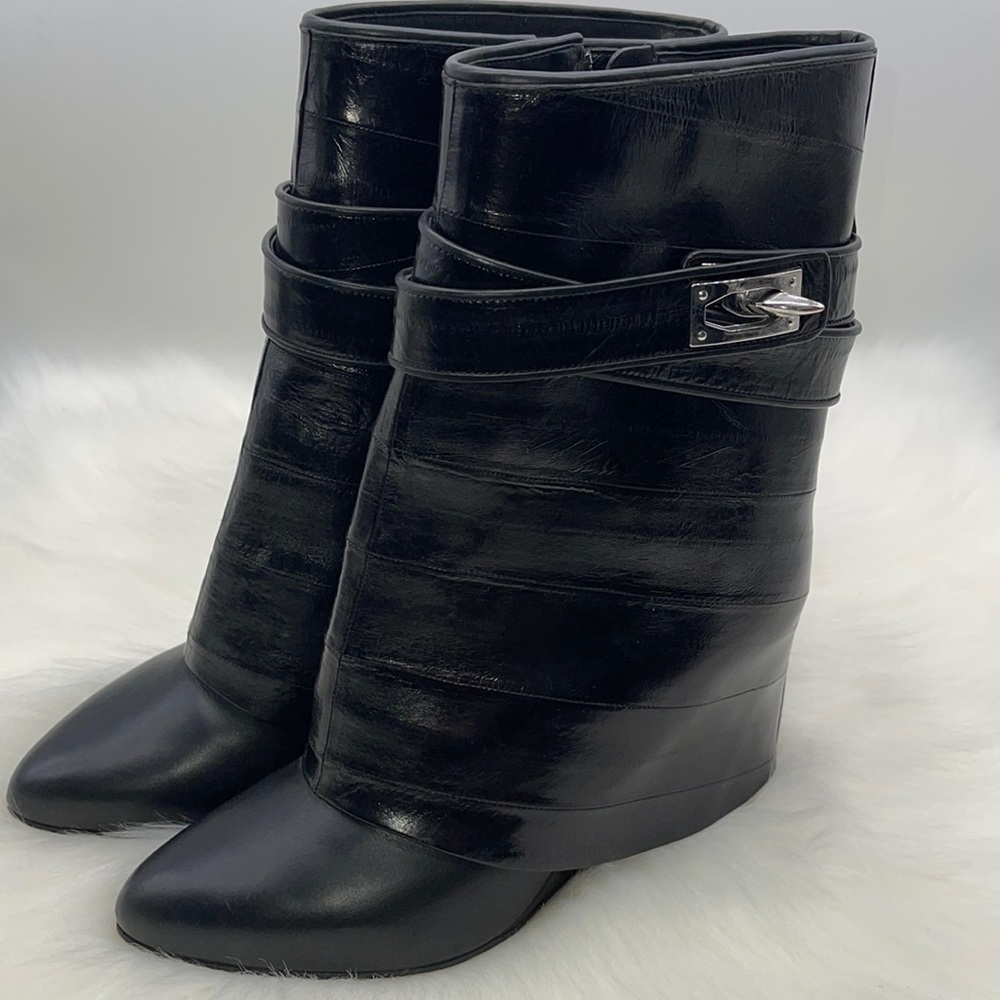 Givenchy EEL Sharklock Ankle Boots
